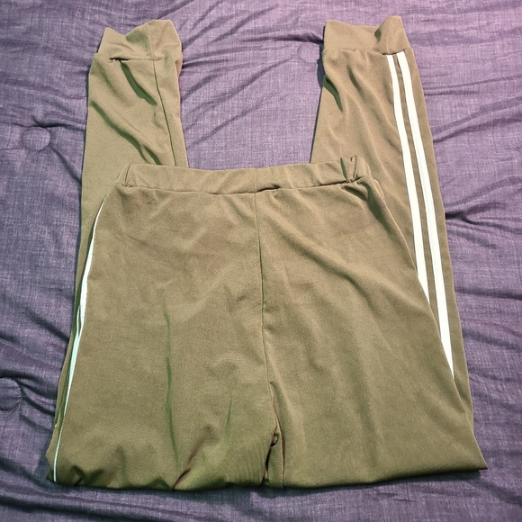 LOVE tracksuit - Picture 8 of 8